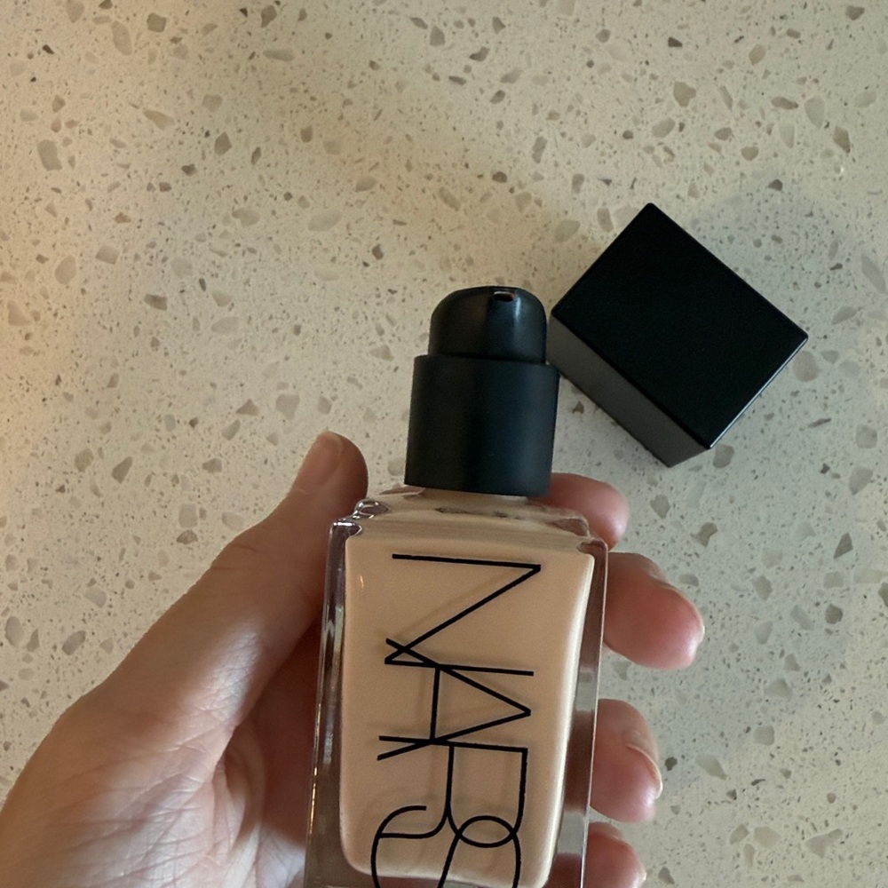 NARS light reflecting foundation - shade Yulong - Picture 4 of 4